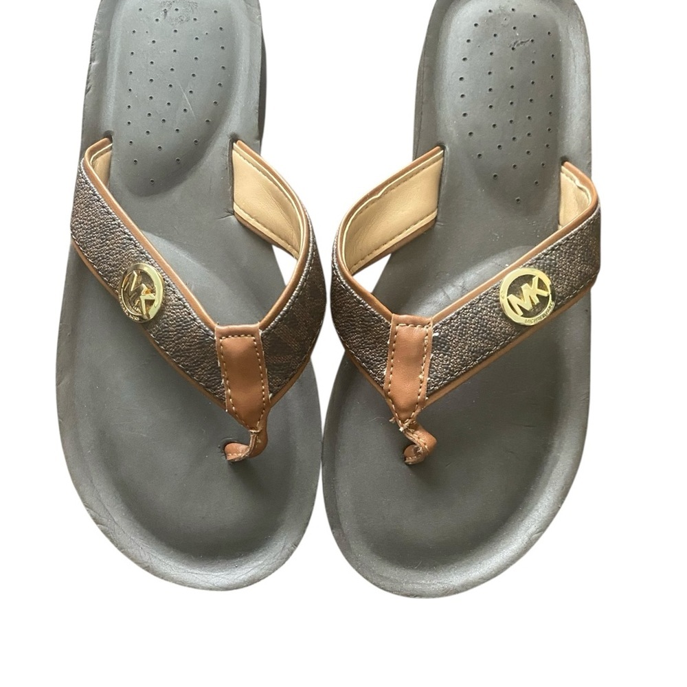 Michael Kors Brown and Black Platform Thong Sandals - Picture 2 of 11